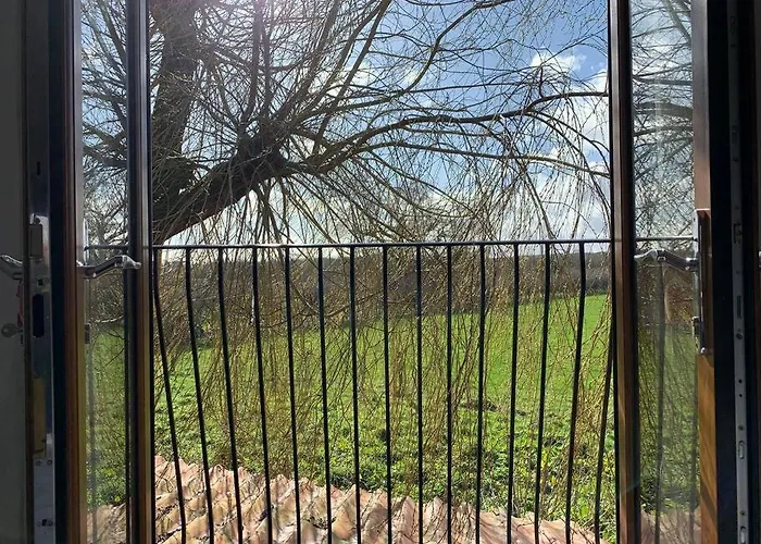 The Hideaway: Farnsfield
